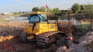 Extreme Machinery Dozer Push Moving Dirt Spreading Equipment Dumper Vehicle [upl. by Reta]