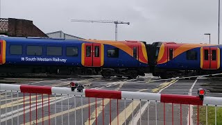 One of The Busiest Crossings In The UK Five Trains at Mount Pleasant Level Crossing Southampton [upl. by Rayburn]