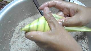 How to Fold amp Stuff Ketupat Daun Palas [upl. by Yrek190]