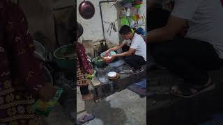 Kasih makan magot pke limbah makanan [upl. by Esinehs]