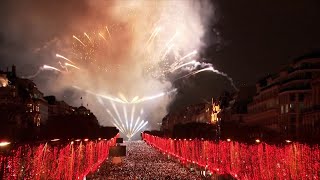 Revivez le feu dartifice à lArc de Triomphe en intégralité [upl. by Beale]