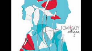 Tom amp Joy  Sous Tes Ailes [upl. by Tresa911]